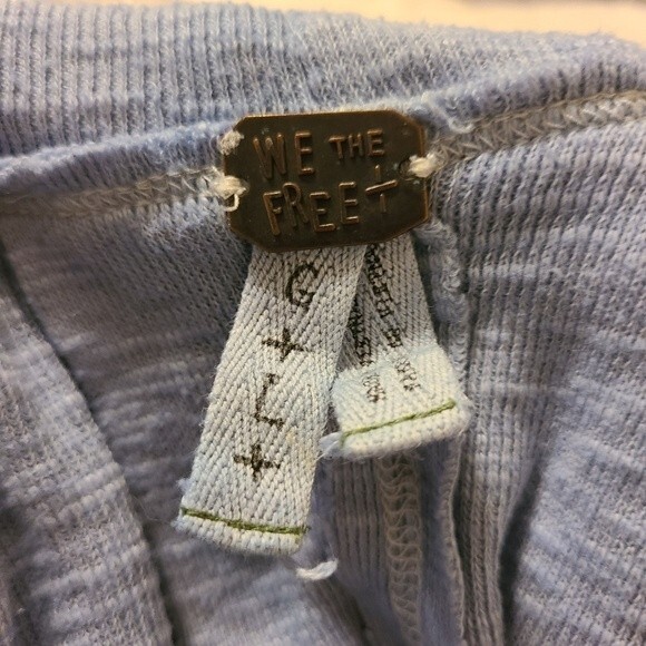 We the Free cowl neck long sleeve size L - Picture 4 of 4